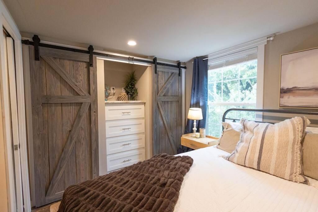 Pet Friendly Tiny House Rental With New Access To Guadalupe River Nbtx Нью Браунфелс Экстерьер фото