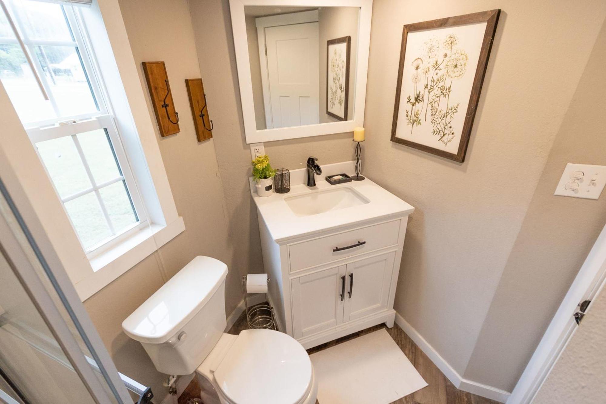 Pet Friendly Tiny House Rental With New Access To Guadalupe River Nbtx Нью Браунфелс Экстерьер фото