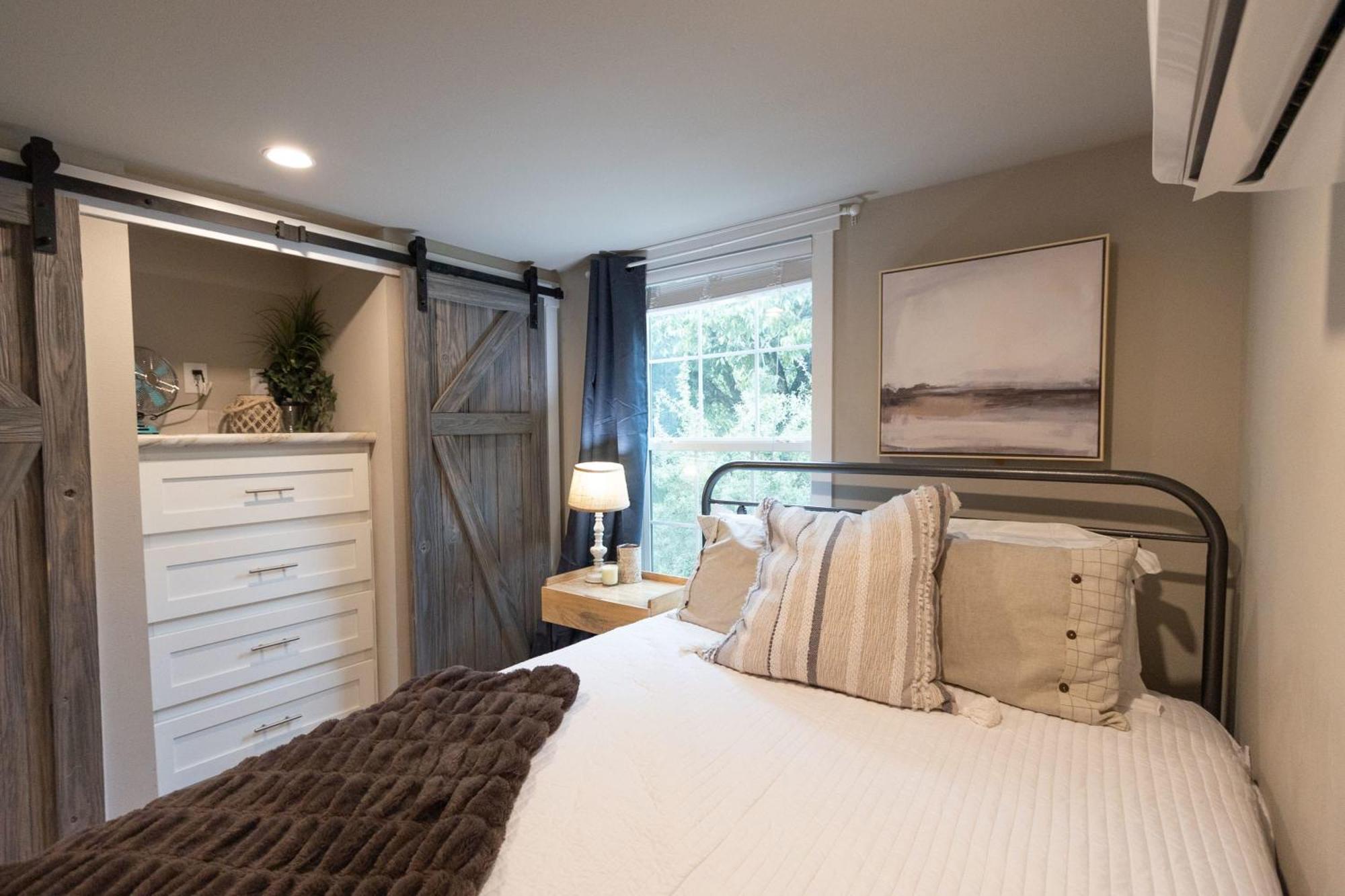 Pet Friendly Tiny House Rental With New Access To Guadalupe River Nbtx Нью Браунфелс Экстерьер фото